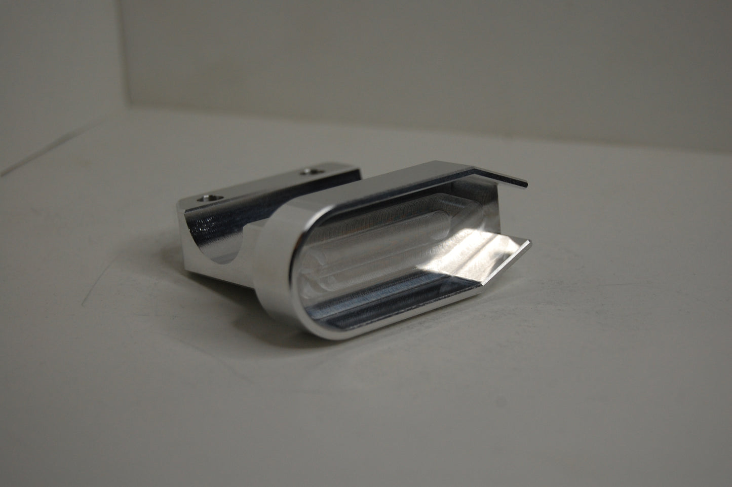 Button Housing Clamp with Bilge