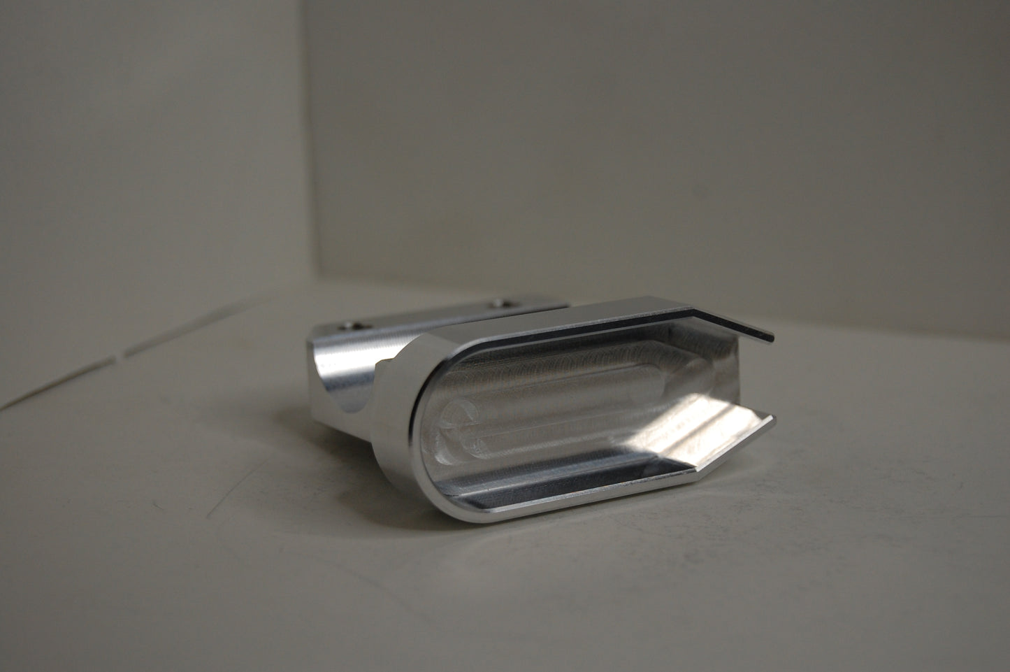 Button Housing Clamp with Bilge